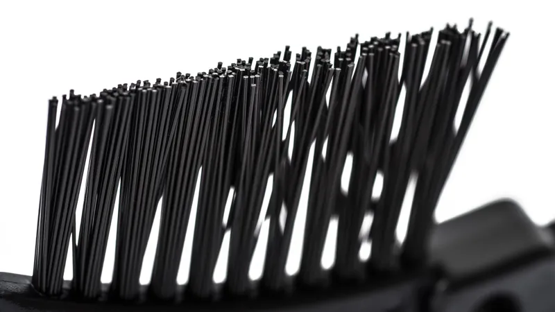 Muc-Off Claw Brush-3